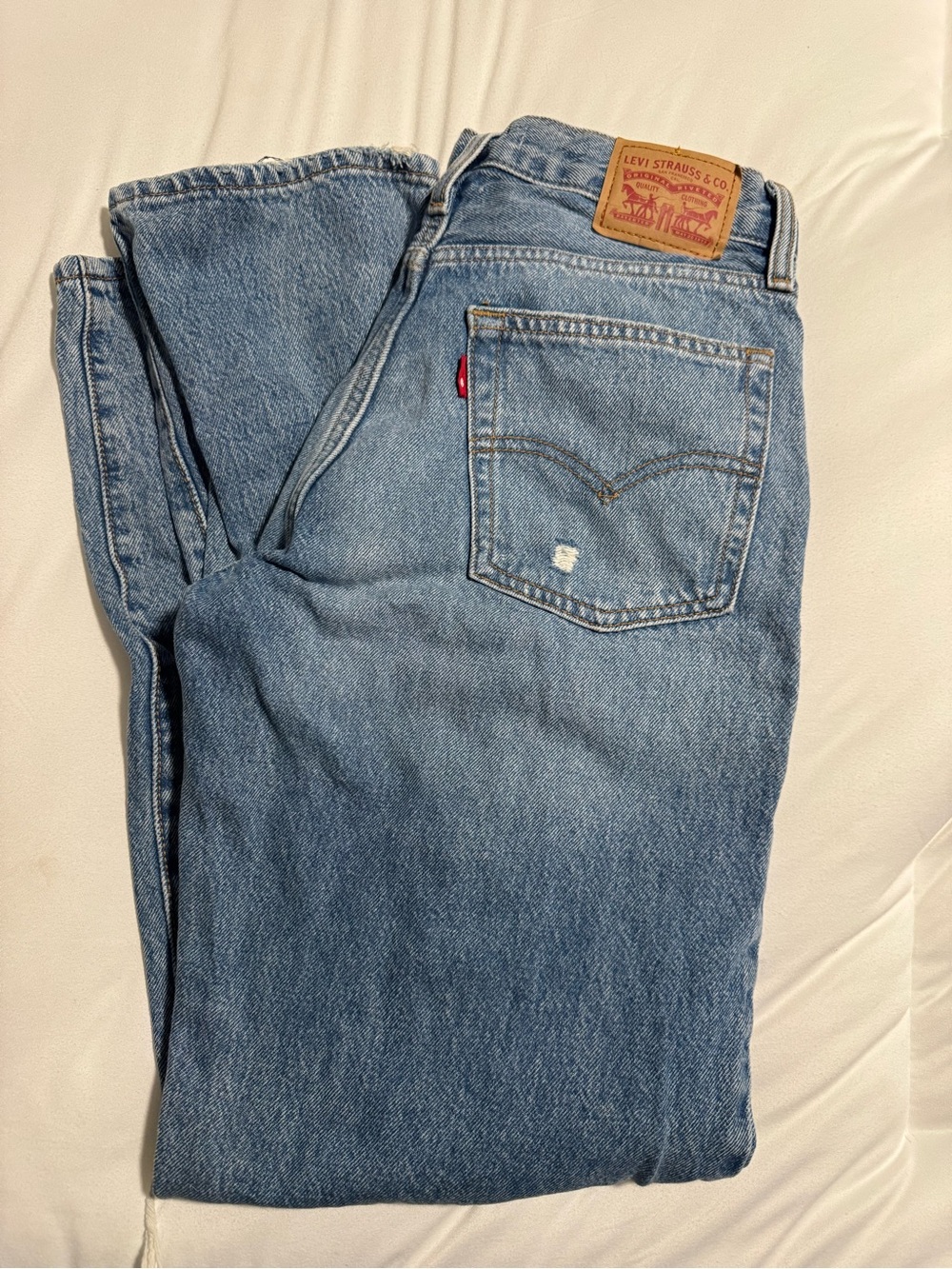 Levi's women’s Medium Blue Straight Leg Jeans